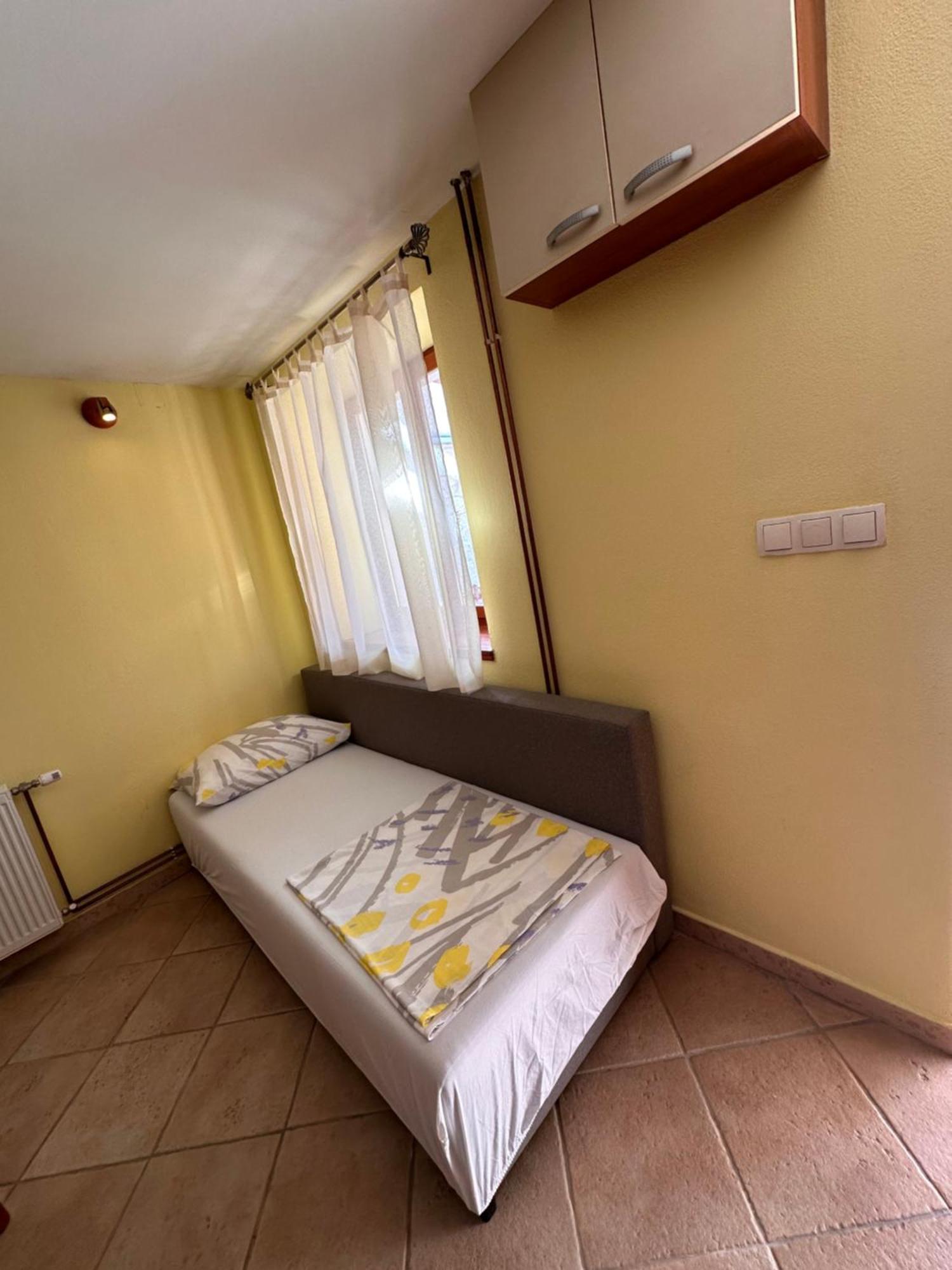 Apartman Lana Каштела Екстер'єр фото